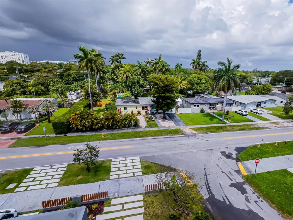 548 East Dr Miami Springs, FL 33166