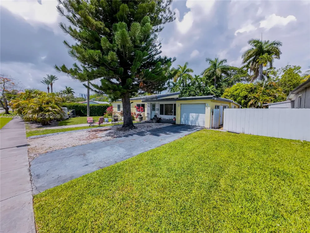548 East Dr Miami Springs, FL 33166