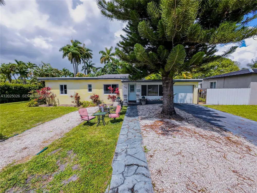 548 East Dr Miami Springs, FL 33166