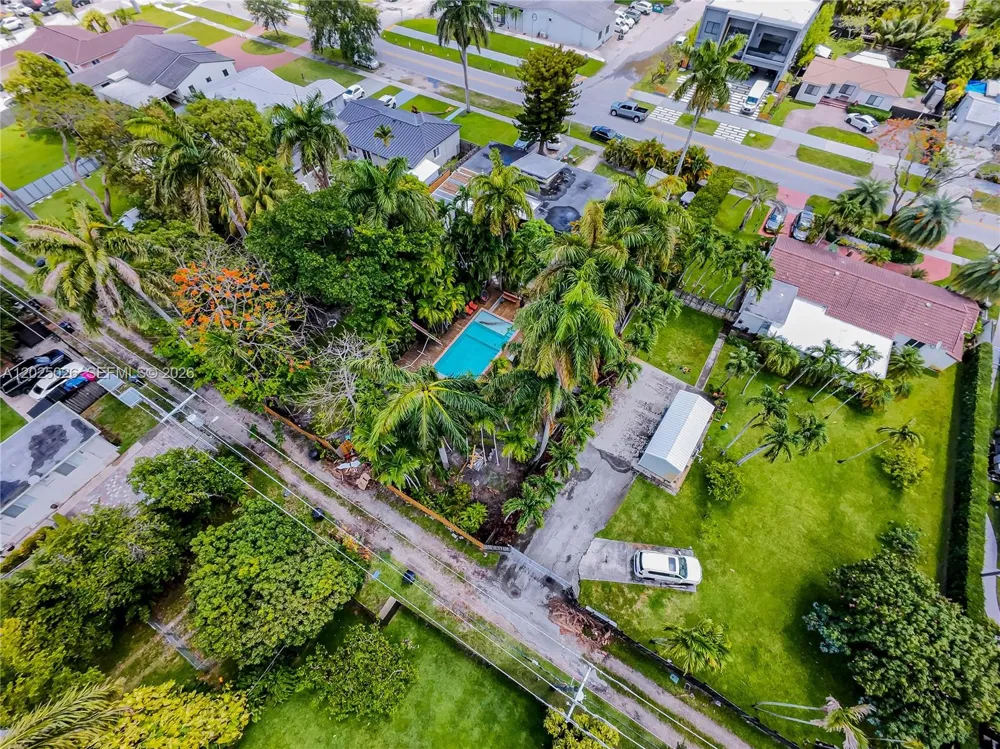 548 East Dr Miami Springs, FL 33166