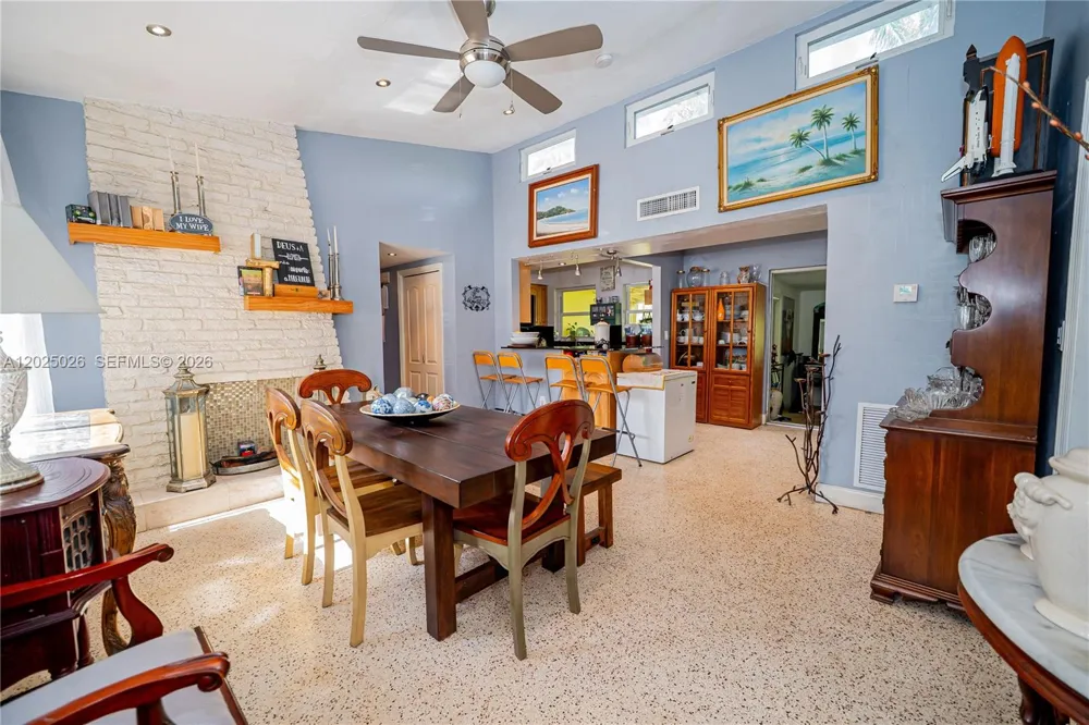 548 East Dr Miami Springs, FL 33166