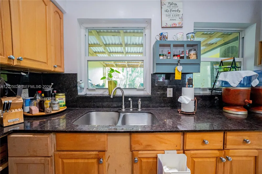 548 East Dr Miami Springs, FL 33166