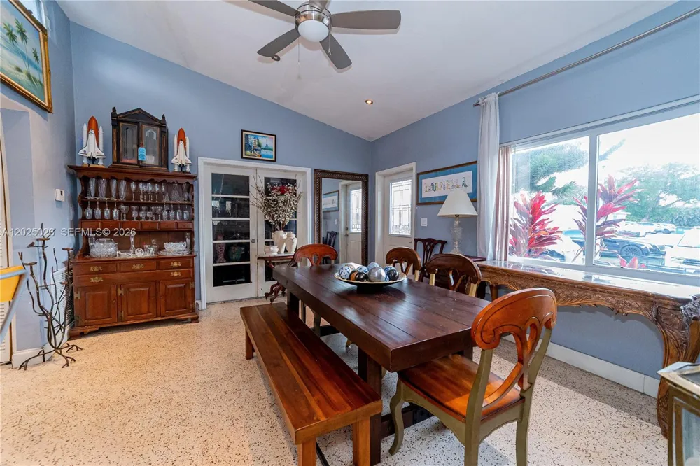 548 East Dr Miami Springs, FL 33166