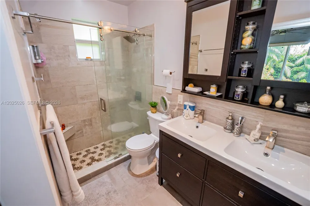 548 East Dr Miami Springs, FL 33166