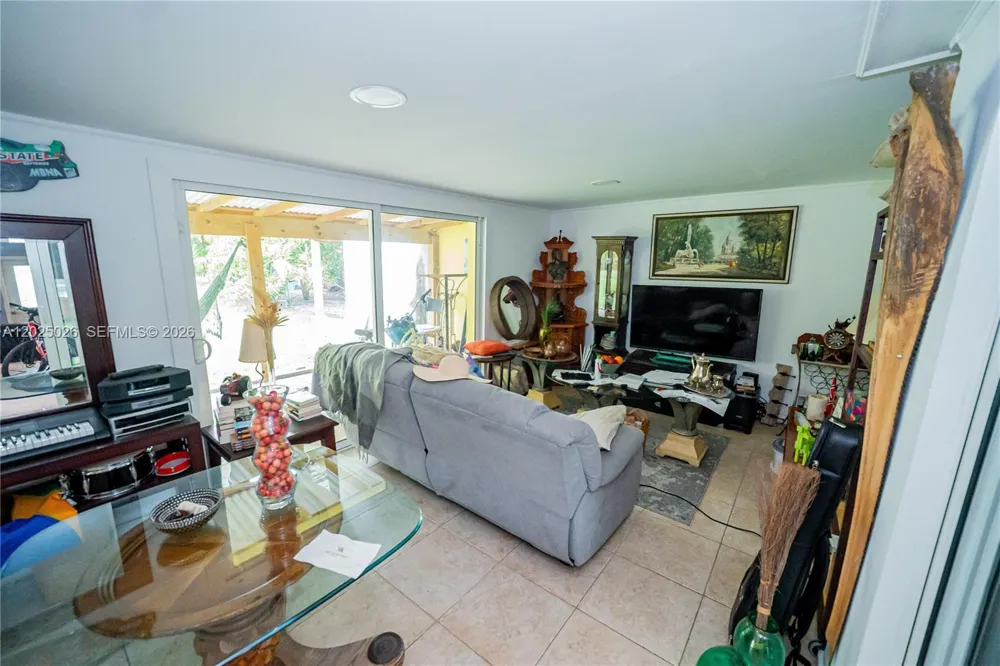548 East Dr Miami Springs, FL 33166