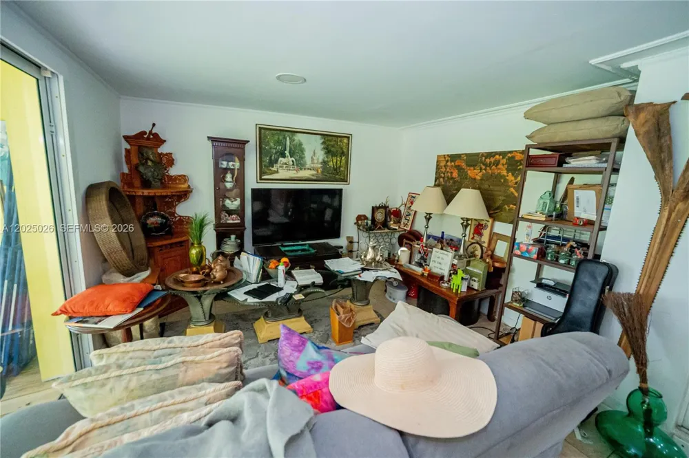 548 East Dr Miami Springs, FL 33166
