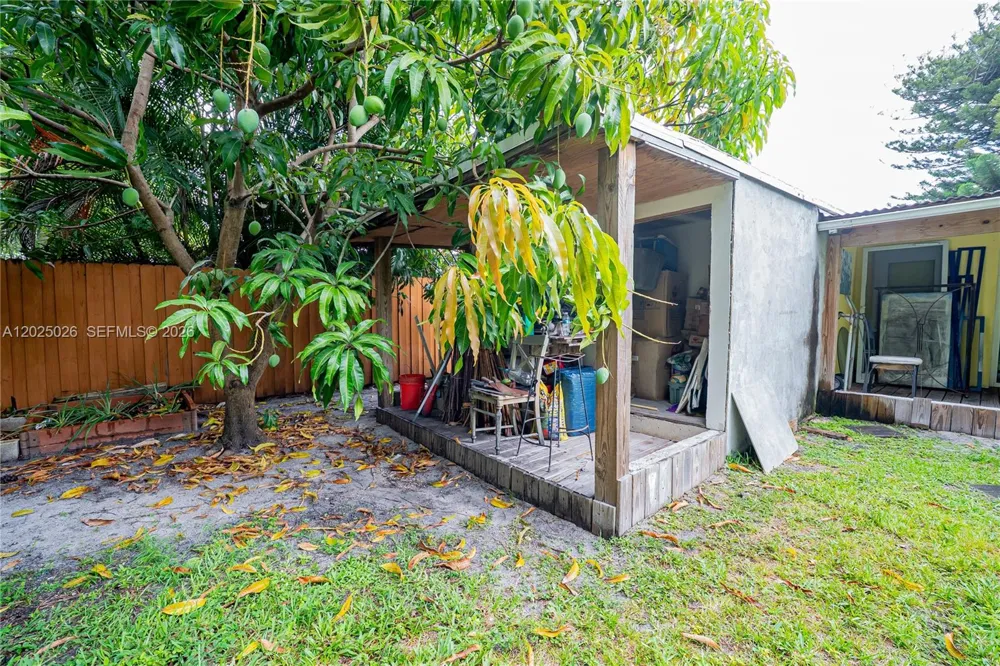 548 East Dr Miami Springs, FL 33166