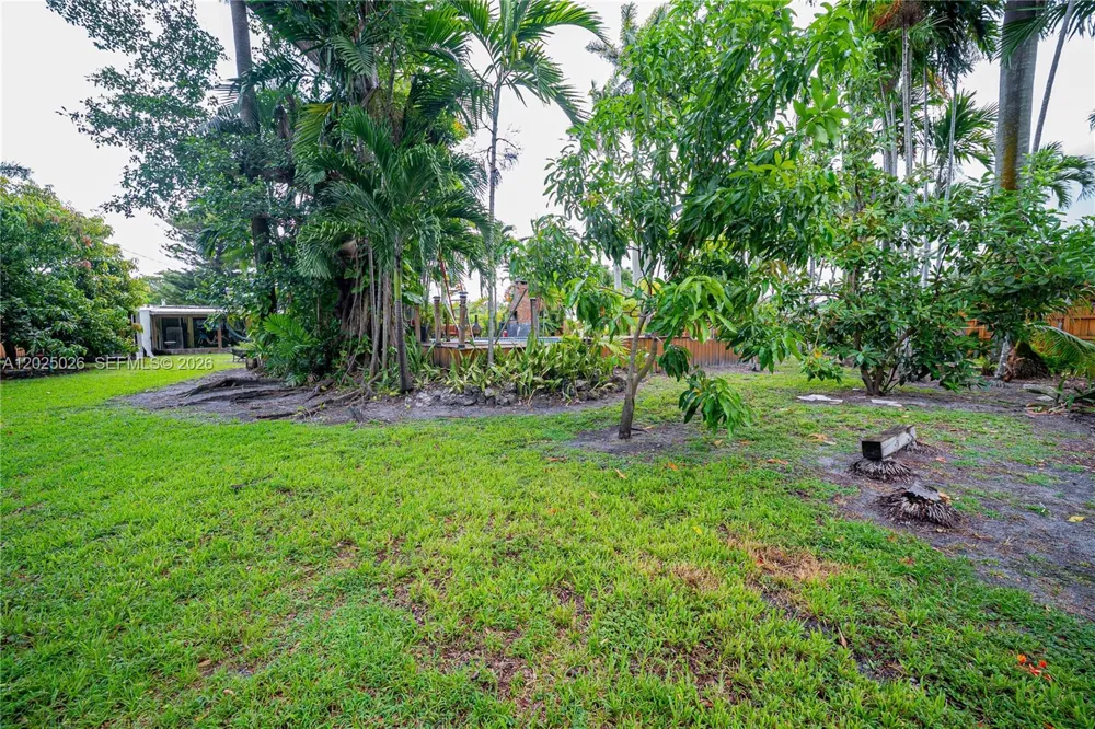 548 East Dr Miami Springs, FL 33166