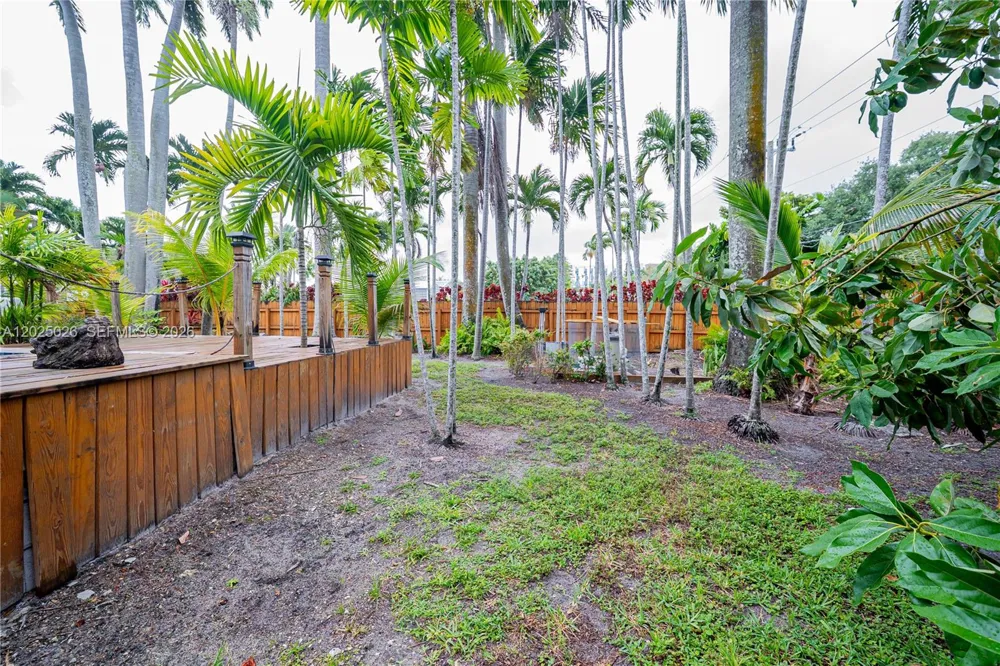 548 East Dr Miami Springs, FL 33166