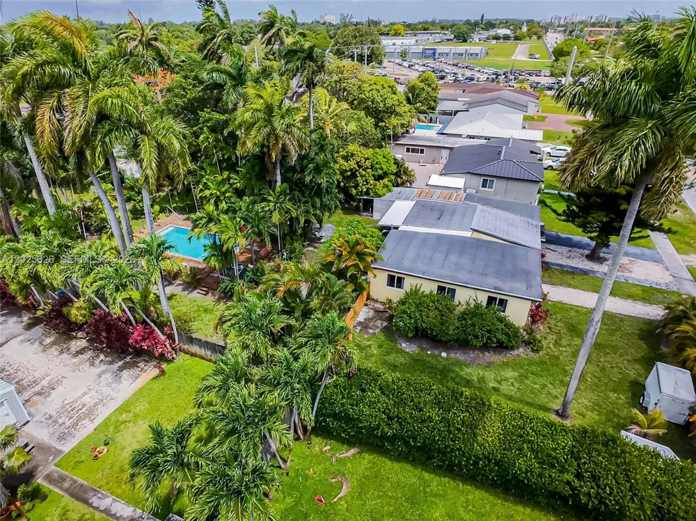 548 East Dr Miami Springs, FL 33166