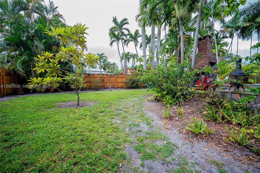 548 East Dr Miami Springs, FL 33166