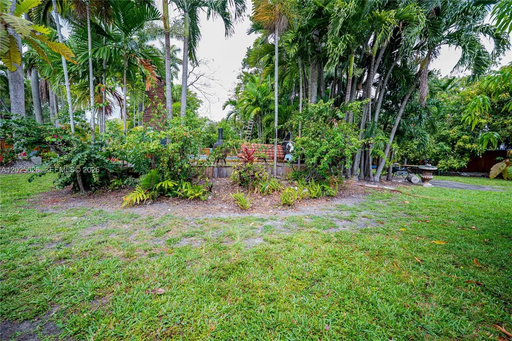 548 East Dr Miami Springs, FL 33166