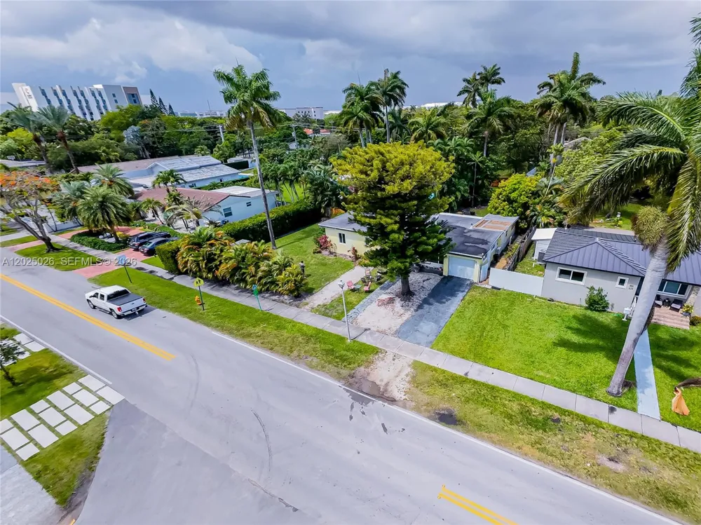 548 East Dr Miami Springs, FL 33166