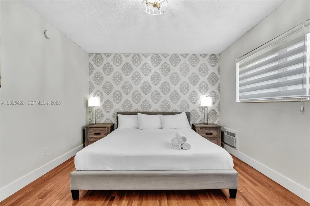 10004 E Bay Harbor Dr #3 Bay Harbor Islands, FL 33154