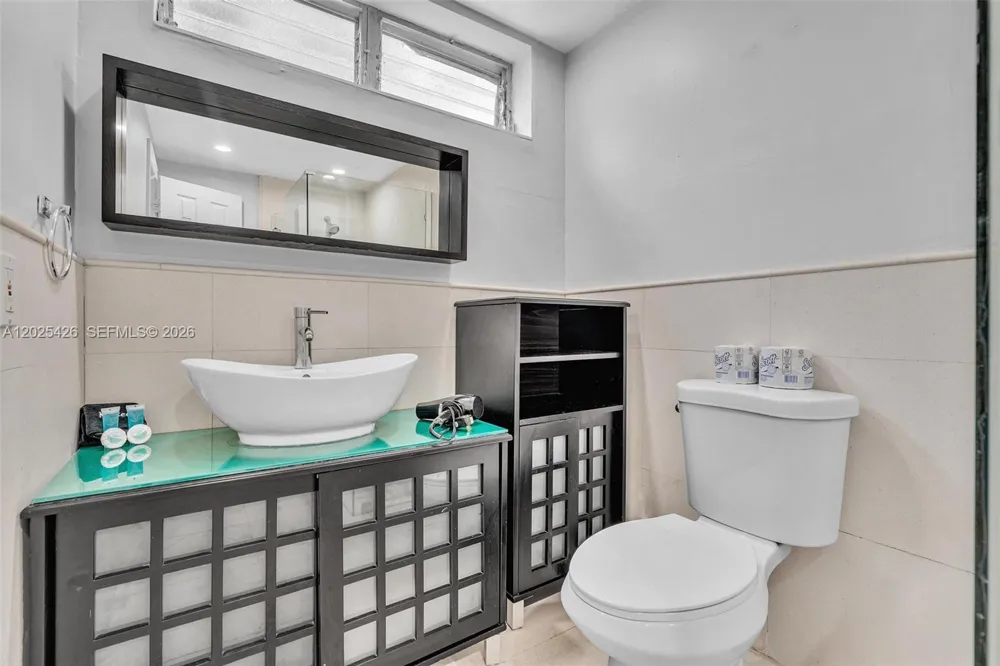 10004 E Bay Harbor Dr #3 Bay Harbor Islands, FL 33154