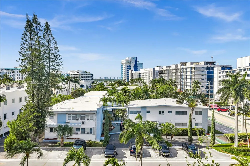 10004 E Bay Harbor Dr #3 Bay Harbor Islands, FL 33154