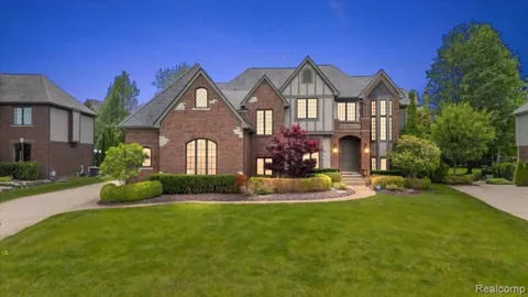 2885 Ambleside Court