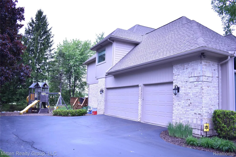 3351 Red Fox Court West Bloomfield Charter Township, MI 48324