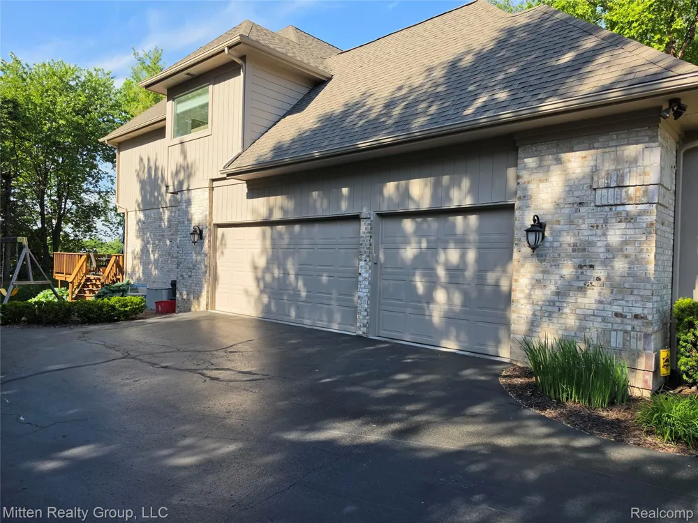 3351 Red Fox Court West Bloomfield Charter Township, MI 48324