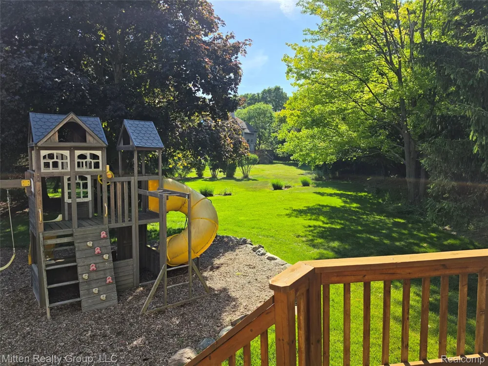 3351 Red Fox Court West Bloomfield Charter Township, MI 48324
