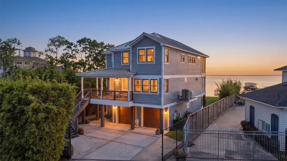 4019 Bayshore Drive Drive Bacliff, TX 77518