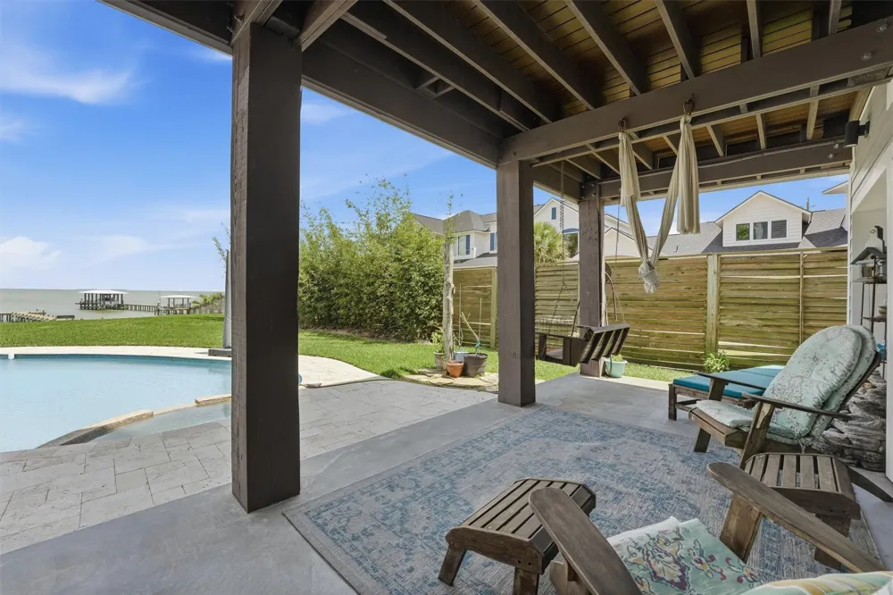 4019 Bayshore Drive Drive Bacliff, TX 77518