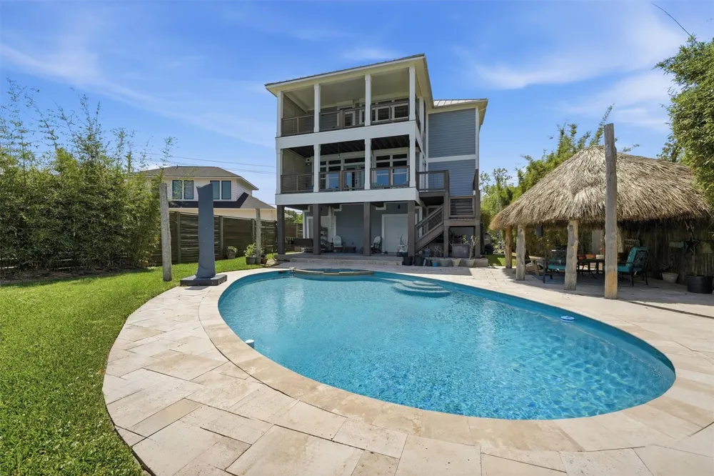 4019 Bayshore Drive Drive Bacliff, TX 77518
