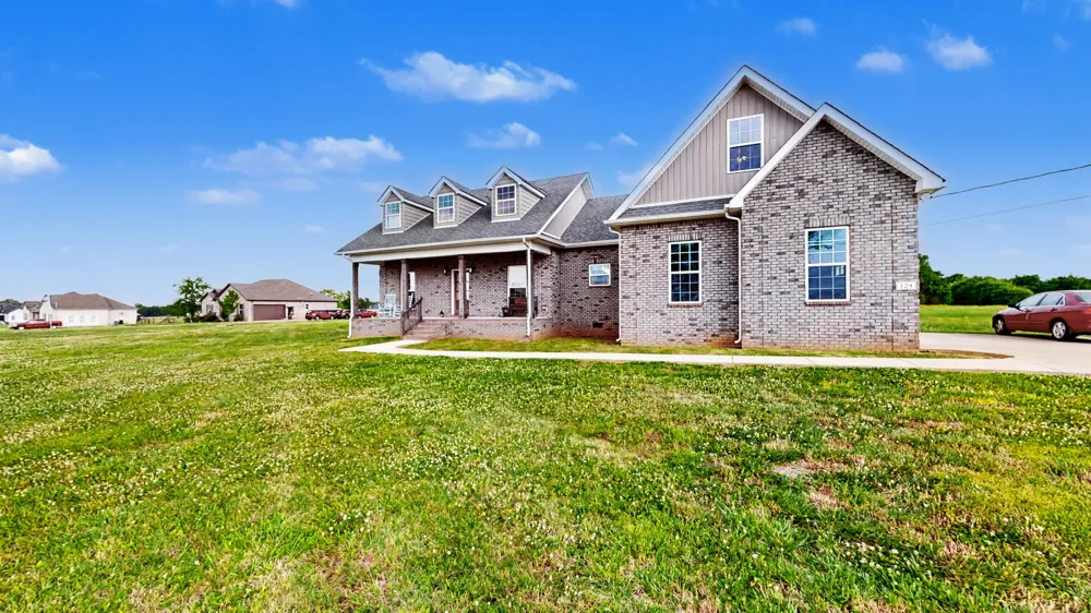 124 Barber Rd Unionville, TN 37180
