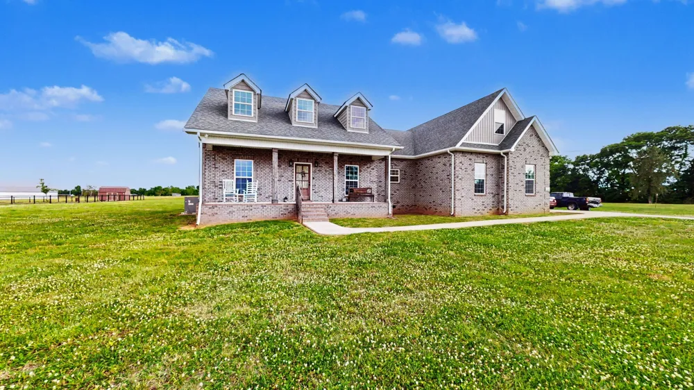 124 Barber Rd Unionville, TN 37180