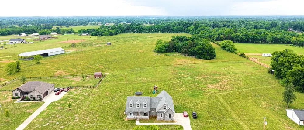 124 Barber Rd Unionville, TN 37180