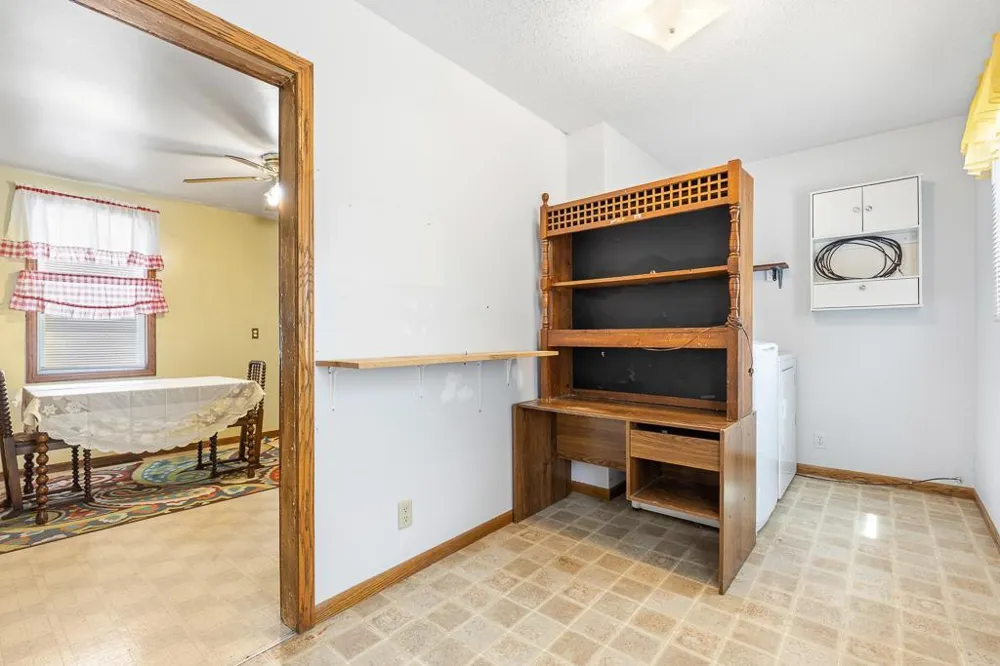 102 E Lyon Street Minneota, MN 56264