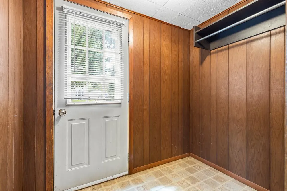 102 E Lyon Street Minneota, MN 56264