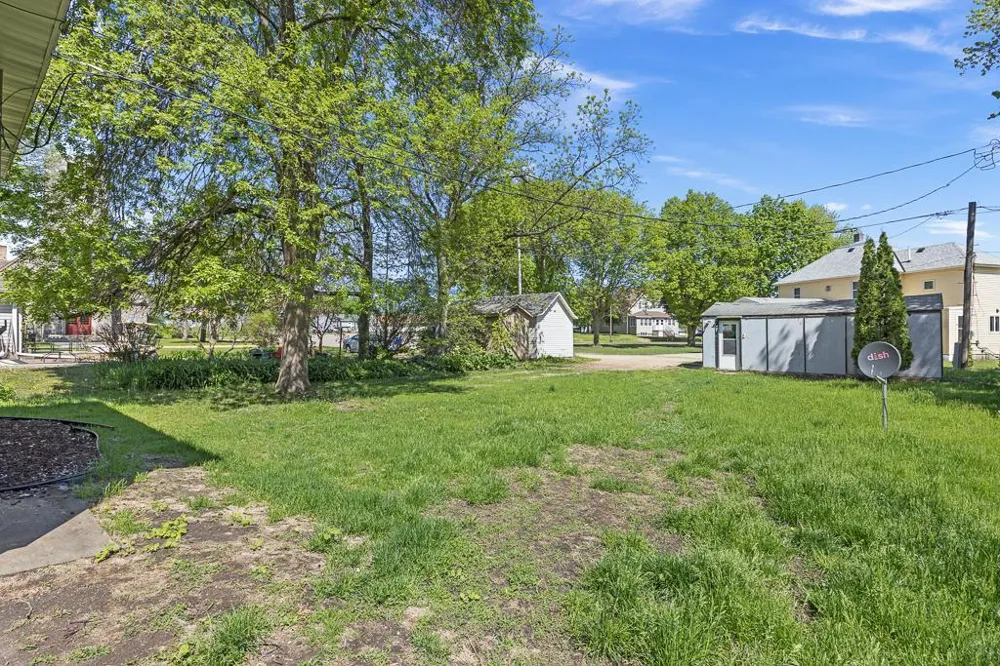 102 E Lyon Street Minneota, MN 56264
