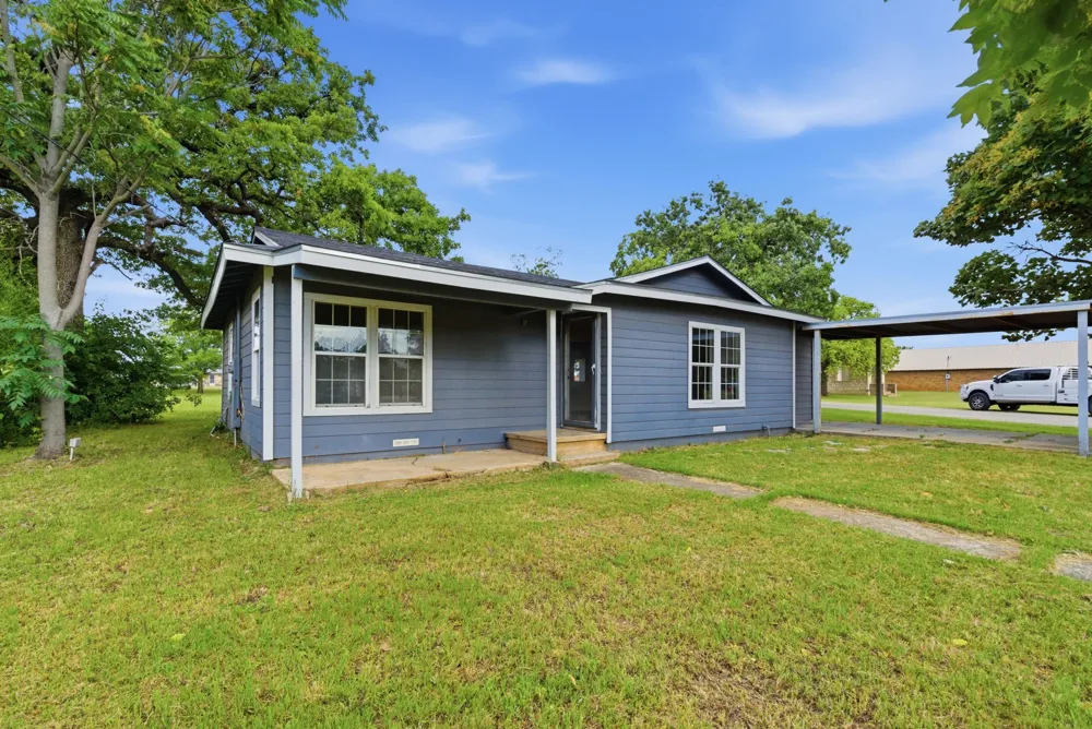203 Kickapoo Street Lipan, TX 76462