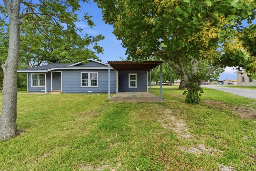 203 Kickapoo Street Lipan, TX 76462