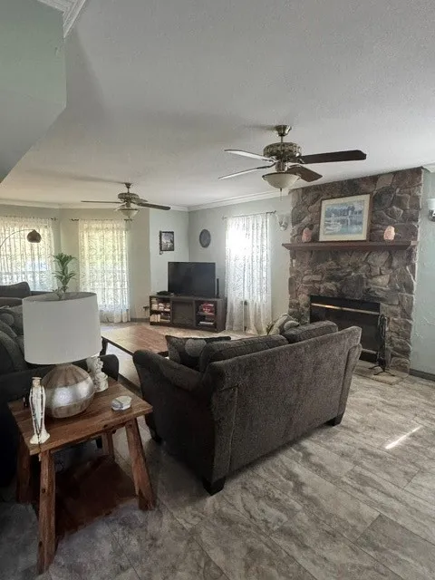 2746 Hopson Drive Athens, TX 75752