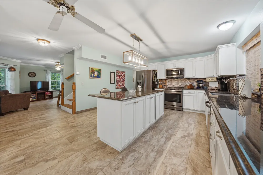 2746 Hopson Drive Athens, TX 75752