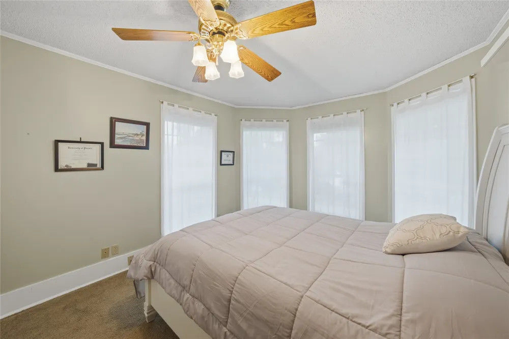 2746 Hopson Drive Athens, TX 75752