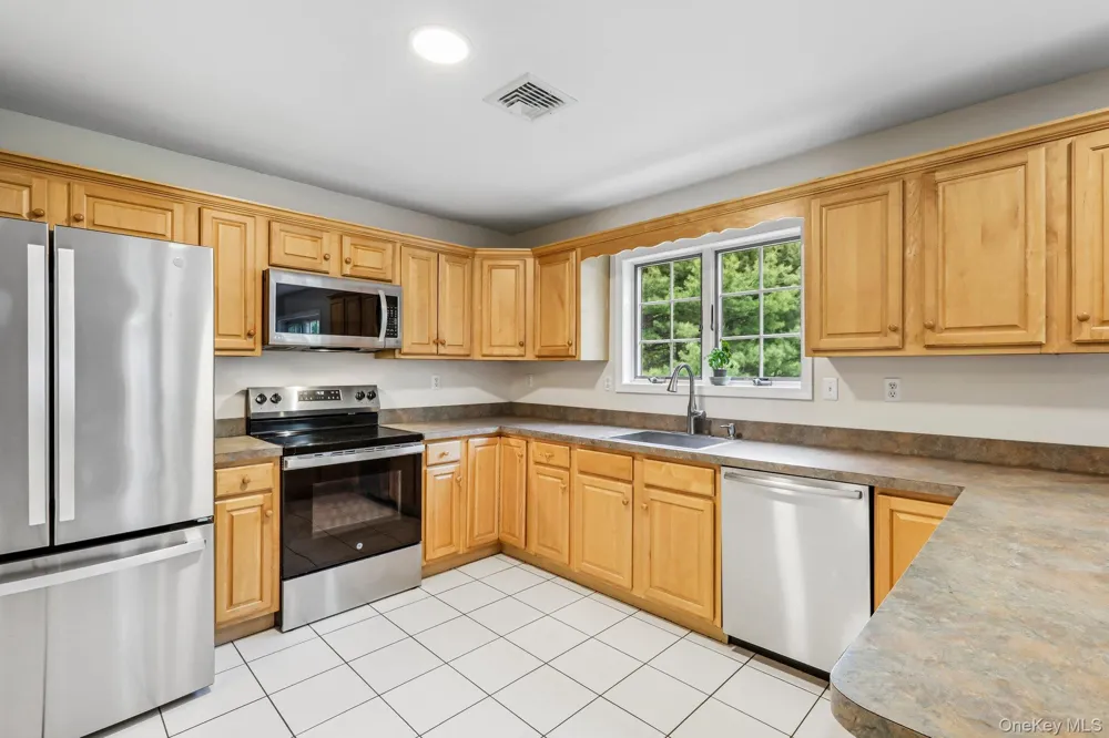33 Sutherland Drive Highland Mills, NY 10930