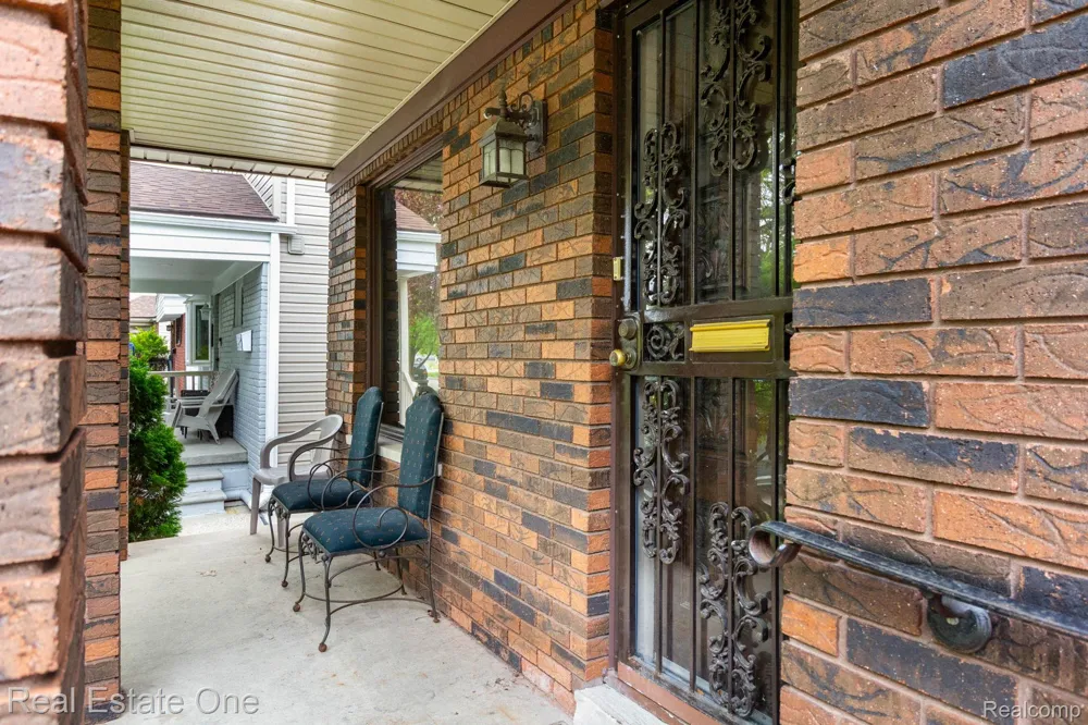1977 Markese Avenue Lincoln Park City, MI 48146