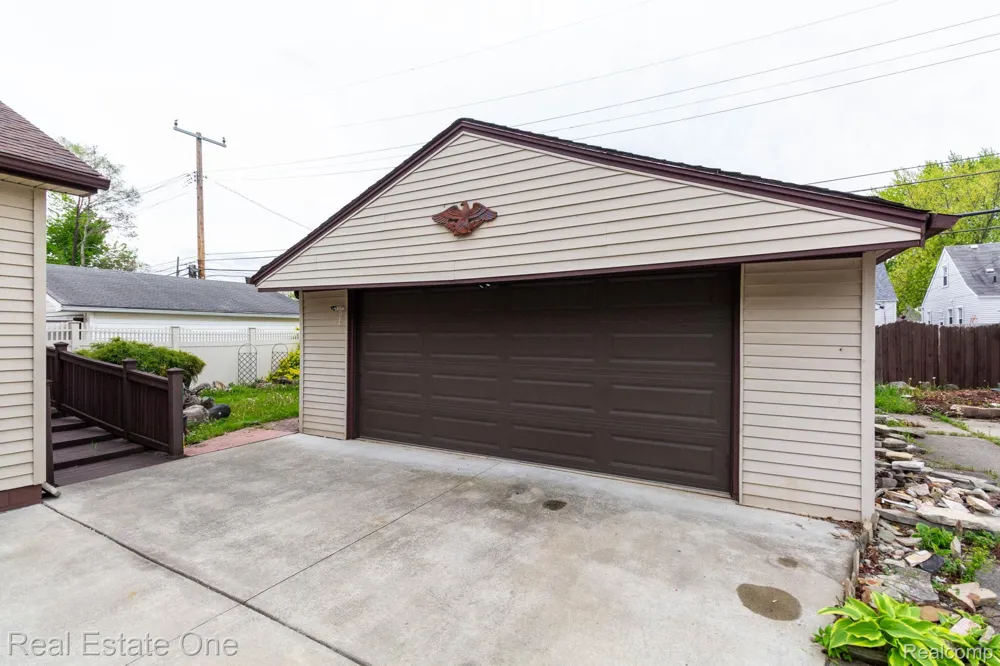 1977 Markese Avenue Lincoln Park City, MI 48146