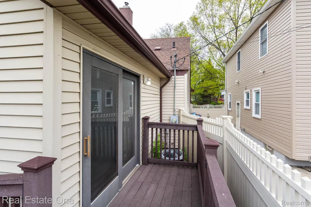 1977 Markese Avenue Lincoln Park City, MI 48146