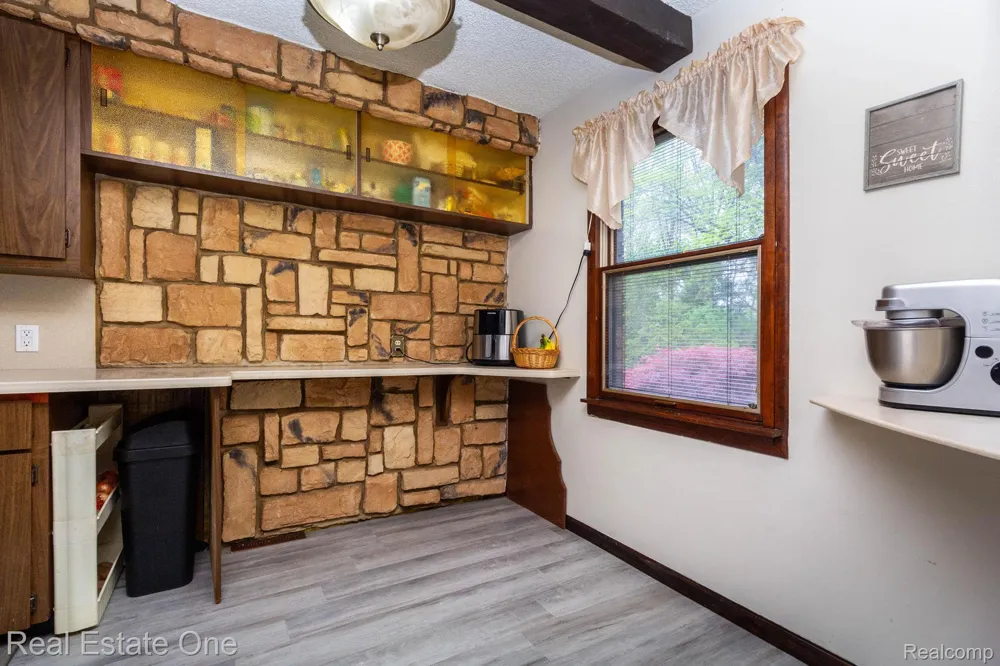 1977 Markese Avenue Lincoln Park City, MI 48146