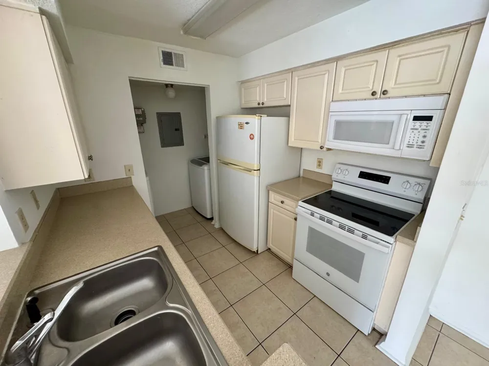 1222 BERMUDA LAKES LANE #106 Kissimmee, FL 34741