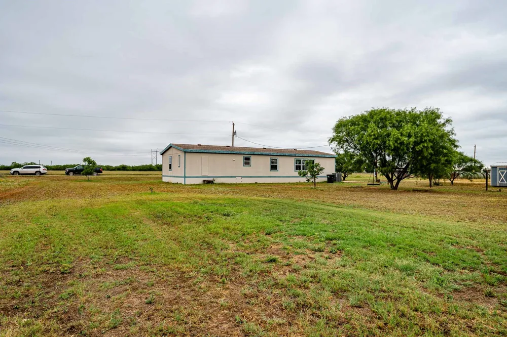 3923 CR 322 Hawley, TX 79525