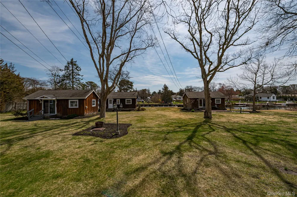 18 Shinnecock Road #4 Hampton Bays, NY 11946