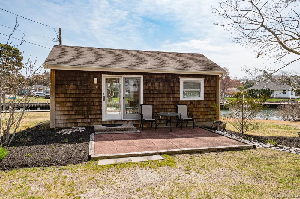 18 Shinnecock Road #4 Hampton Bays, NY 11946