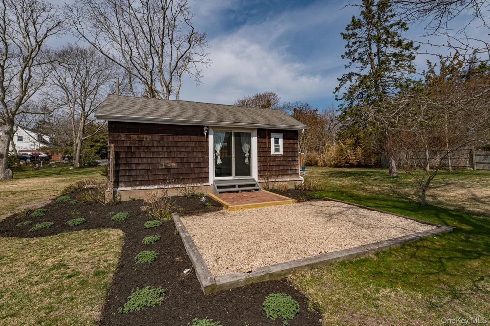 18 Shinnecock Road #4 Hampton Bays, NY 11946