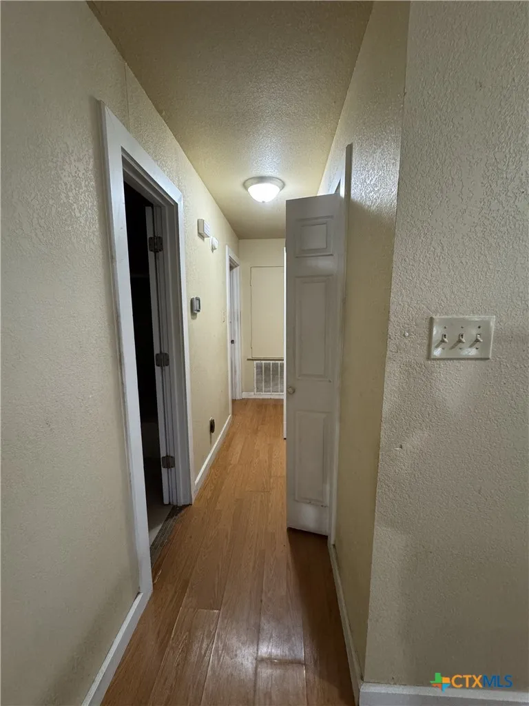 636 E Kempner Street Mabank, TX 75147