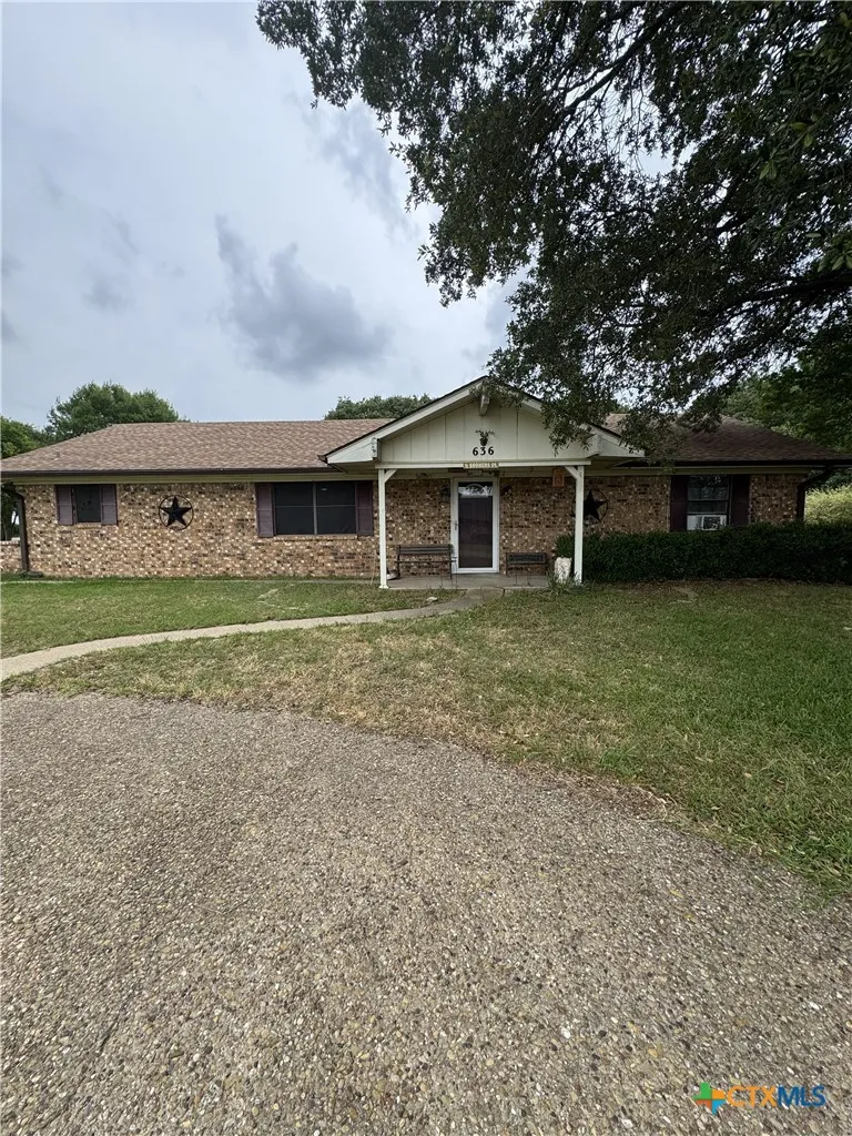 636 E Kempner Street Mabank, TX 75147